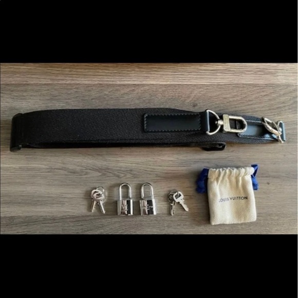 Louis Vuitton Black Overnight Cross Body - Picture 7 of 12